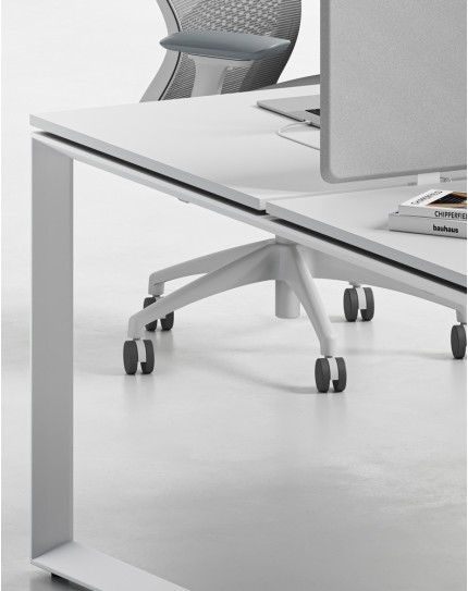 Ace Series Cluster of 6x Face to Face Workstation Desk White White