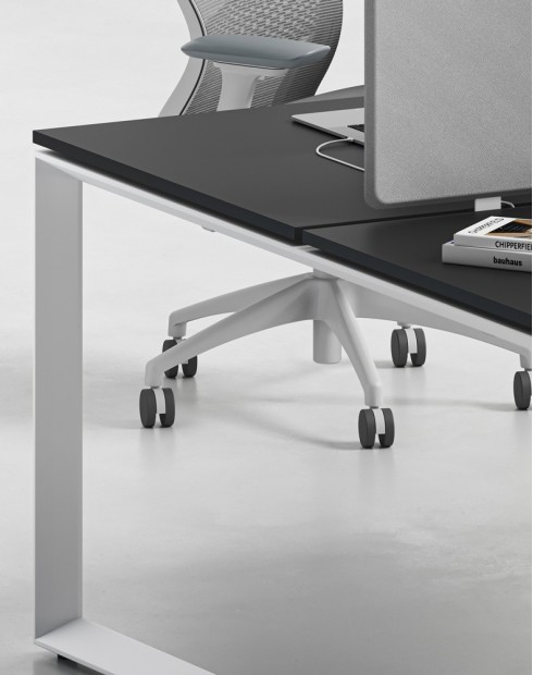 Ace Series Cluster of 6x Face to Face Workstation Desk Black White