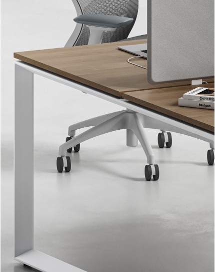 Ace Series Cluster of 6x Face to Face Workstation Desk Amber Walnut White