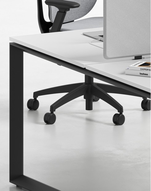Ace Series Cluster of 4 Face to Face Workstation White Black