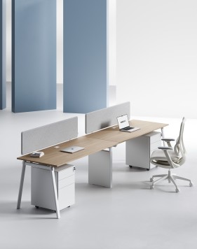 AVA Series Cluster of 2 Single Line Workstation Amber W